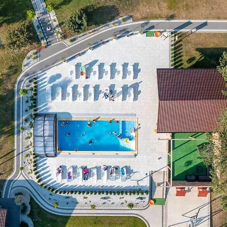 Letniskowe I Savana Nad Morzem בית הארחה 3*