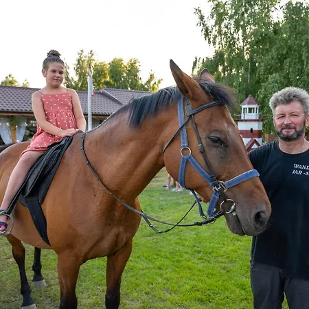 Letniskowe I Savana Nad Morzem בית הארחה יארוסלאביש